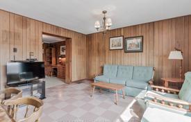 12-zimmer haus in der stadt in Scarborough, Kanada. C$1 417 000