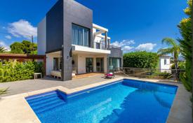 4-zimmer einfamilienhaus 315 m² in Calp, Spanien. 1 300 000 €