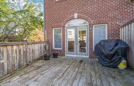 3-zimmer stadthaus in Etobicoke, Kanada. C$1 635 000