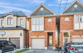 5-zimmer haus in der stadt in North York, Kanada. C$1 345 000