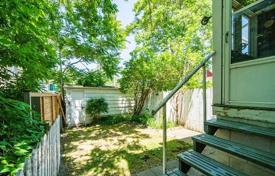 3-zimmer stadthaus in East York, Kanada. C$1 143 000