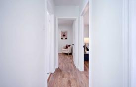11-zimmer haus in der stadt in North York, Kanada. C$2 252 000