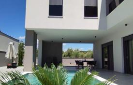 Haus A beautiful house with pool and sea view, near Fažana!. 918 000 €