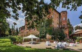 Schloss – Alessandria, Piedmont, Italien. 2 500 000 €