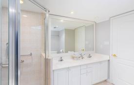 7-zimmer wohnung in Yonge Street, Kanada. C$1 114 000