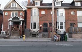 Stadthaus – Woodbine Avenue, Toronto, Ontario,  Kanada. C$1 803 000