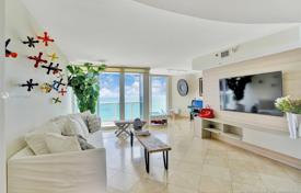 Wohnung – Collins Avenue, Miami, Florida,  Vereinigte Staaten. $1 750 000