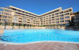 Komfortable Wohnung in schöner Anlage nah am Strand in Sveti Vlas. 142 000 €