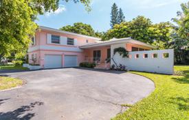 Einfamilienhaus – Bal Harbour, Florida, Vereinigte Staaten. $2 285 000