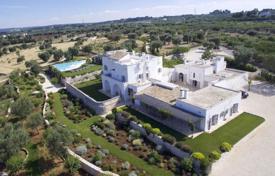 Villa – Ostuni, Apulien, Italien. 16 000 €  pro Woche