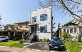 3-zimmer haus in der stadt in Etobicoke, Kanada. C$2 162 000