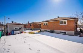 9-zimmer haus in der stadt in North York, Kanada. C$1 699 000