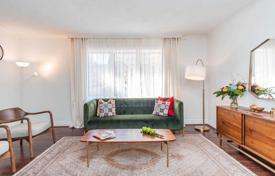 3-zimmer haus in der stadt in Etobicoke, Kanada. C$1 934 000