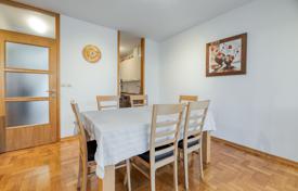 Zu verkaufen, Zagreb, Sesvete, 5-Zimmer-Wohnung, Terrasse, 2VPM. 350 000 €