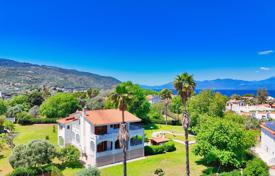 8-zimmer villa 320 m² auf der Peloponnes, Griechenland. 550 000 €