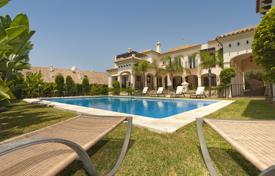 Villa – Marbella, Andalusien, Spanien. 8 600 €  pro Woche
