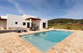 Villa – Ibiza, Balearen, Spanien. 4 500 €  pro Woche