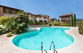 Wohnung – Manerba del Garda, Lombardei, Italien. Price on request