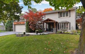 6-zimmer haus in der stadt in Etobicoke, Kanada. C$2 255 000