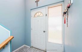 8-zimmer stadthaus in North York, Kanada. C$1 048 000
