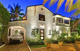 Villa – Pine Tree Drive, Miami Beach, Florida,  Vereinigte Staaten. $2 480 000