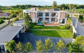 5-zimmer villa 1200 m² in Pattaya, Thailand. $2 054 000