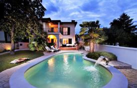 14-zimmer haus in der stadt 480 m² in Umag, Kroatien. 2 100 000 €