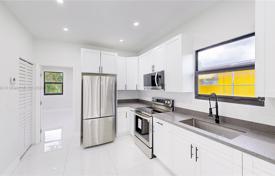 3-zimmer haus in der stadt 88 m² in Miami, Vereinigte Staaten. $460 000