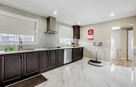 10-zimmer stadthaus in North York, Kanada. C$1 385 000