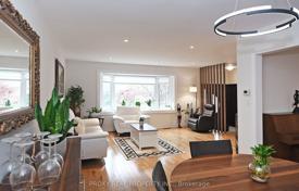 12-zimmer haus in der stadt in North York, Kanada. C$2 528 000