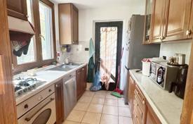 4-zimmer villa 300 m² in Florenz, Italien. 845 000 €