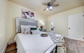 12-zimmer haus in der stadt in Scarborough, Kanada. C$2 099 000