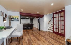 8-zimmer haus in der stadt in Etobicoke, Kanada. C$1 655 000