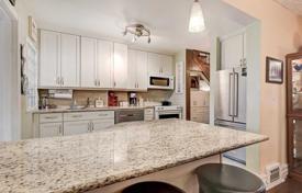 9-zimmer haus in der stadt in Scarborough, Kanada. C$1 170 000