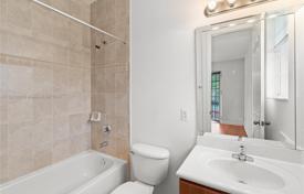 5-zimmer haus in der stadt 290 m² in Miami, Vereinigte Staaten. $1 300 000