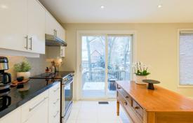 4-zimmer haus in der stadt in Scarborough, Kanada. C$1 417 000