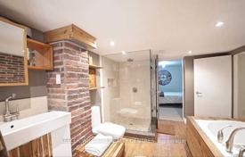 9-zimmer haus in der stadt in Etobicoke, Kanada. C$2 401 000