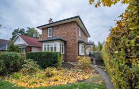 3-zimmer haus in der stadt in Etobicoke, Kanada. C$1 471 000