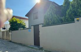 7-zimmer haus in der stadt 250 m² in Vake-Saburtalo, Georgien. $850 000