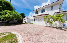 Einfamilienhaus – Miami Beach, Florida, Vereinigte Staaten. 1 386 000 €