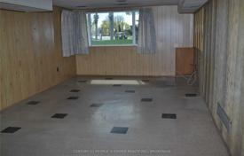 7-zimmer haus in der stadt in Etobicoke, Kanada. C$1 153 000