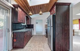 3-zimmer haus in der stadt in Scarborough, Kanada. C$1 256 000