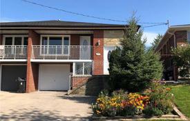 5-zimmer stadthaus in North York, Kanada. C$964 000