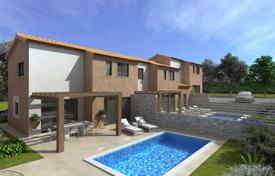 Haus An attached house with a pool for sale, Valbandon!. 366 000 €