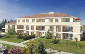 Wohnung – Saint-Cannat, Bouches-du-Rhône, Provence-Alpes-Côte d'Azur,  Frankreich. From 304 000 €