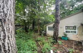 10-zimmer haus in der stadt in North York, Kanada. C$1 289 000