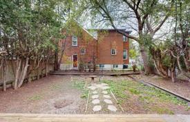 11-zimmer haus in der stadt in North York, Kanada. C$2 616 000