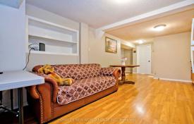 12-zimmer haus in der stadt in Scarborough, Kanada. C$1 704 000