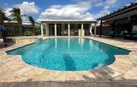 4-zimmer haus in der stadt 184 m² in Miami, Vereinigte Staaten. $830 000
