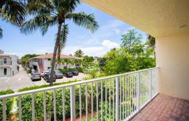 Haus in der Stadt – Deerfield Beach, Broward, Florida,  Vereinigte Staaten. $800 000